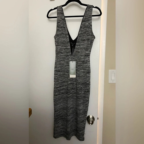 NWT Iris LA Gray and Black Zipper Front Midi Dress Medium - Picture 2 of 11